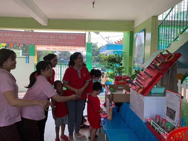 Chuyên đề  Xây dựng môi trường thiên nhiên trong tổ chức hoạt động vận động cho trẻ 